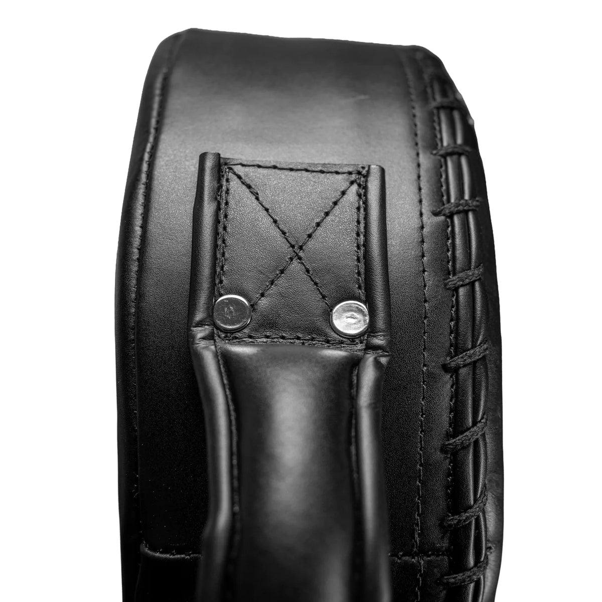 Detalle de la gobernadora de piel premium CHIMALLI